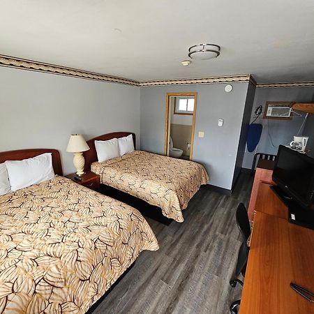 Forest Plaza Motel Mount Forest Экстерьер фото