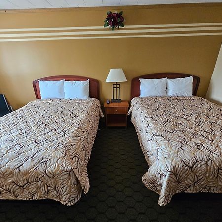 Forest Plaza Motel Mount Forest Экстерьер фото