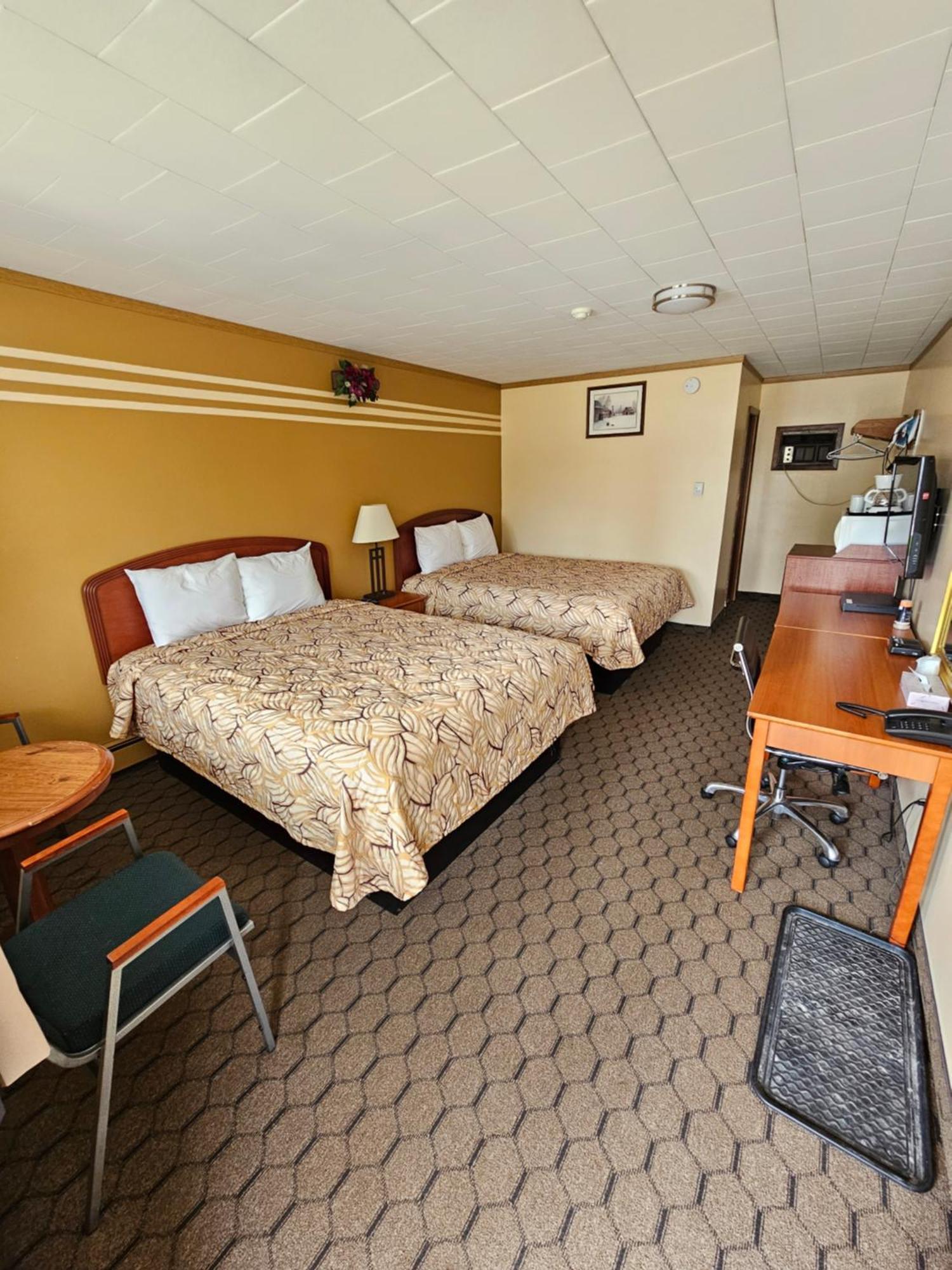 Forest Plaza Motel Mount Forest Экстерьер фото