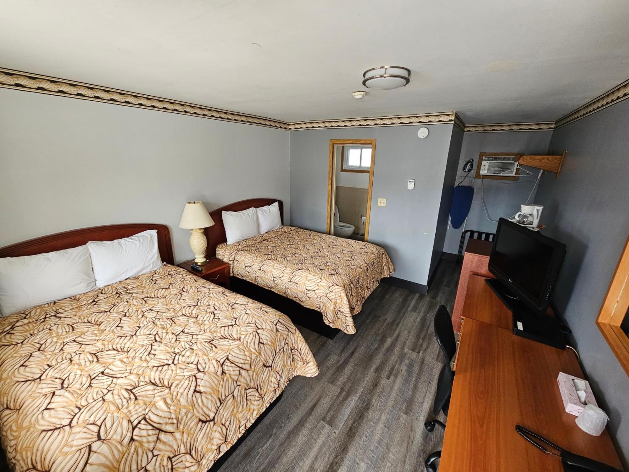 Forest Plaza Motel Mount Forest Экстерьер фото