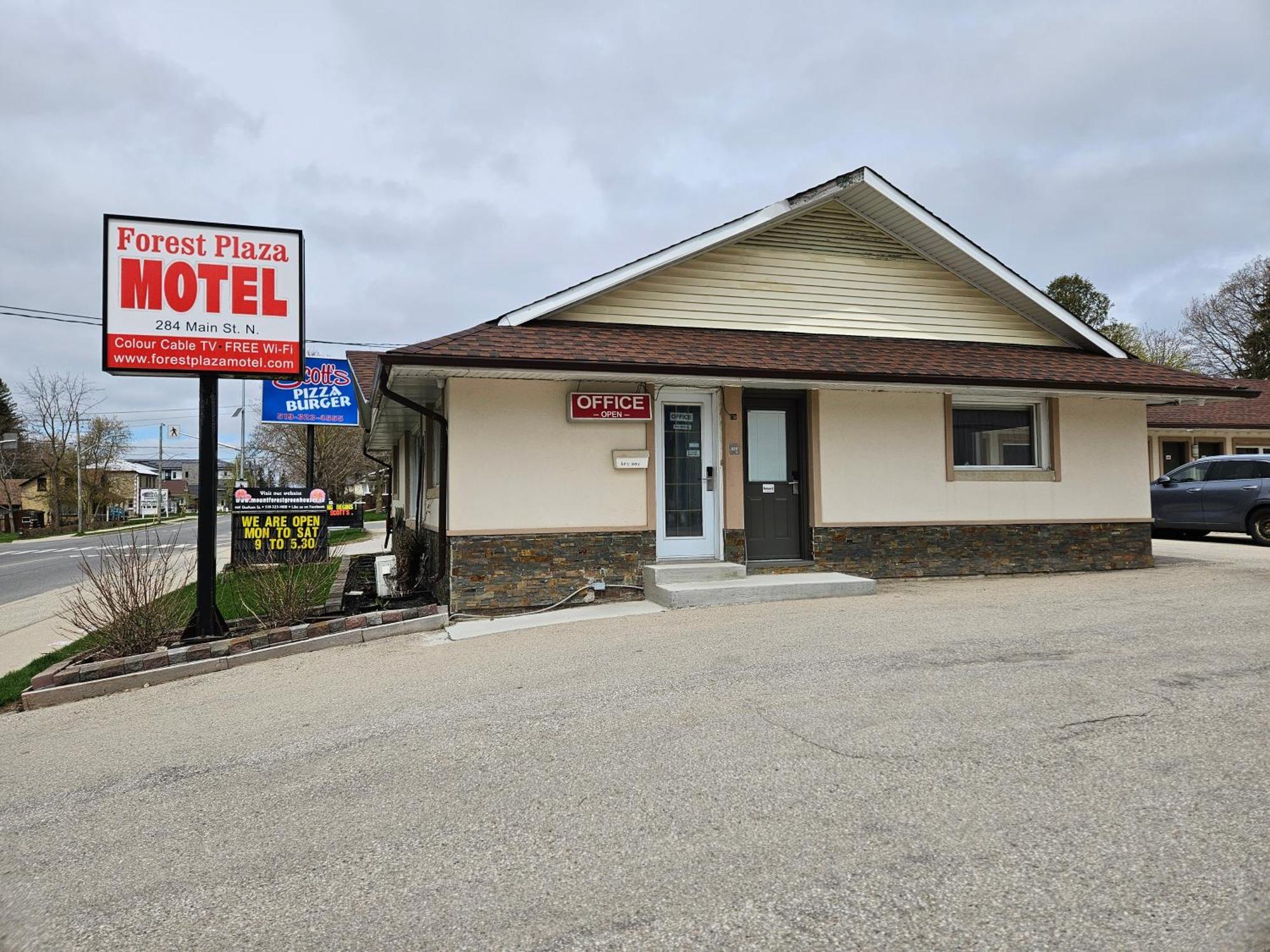 Forest Plaza Motel Mount Forest Экстерьер фото