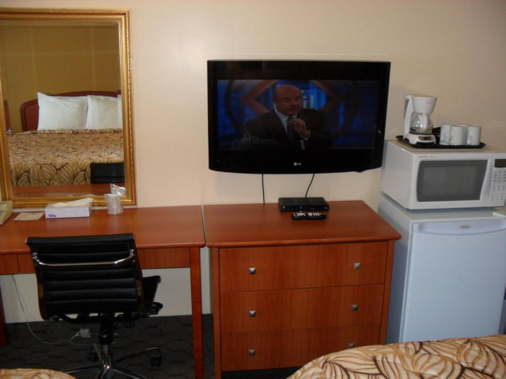 Forest Plaza Motel Mount Forest Экстерьер фото