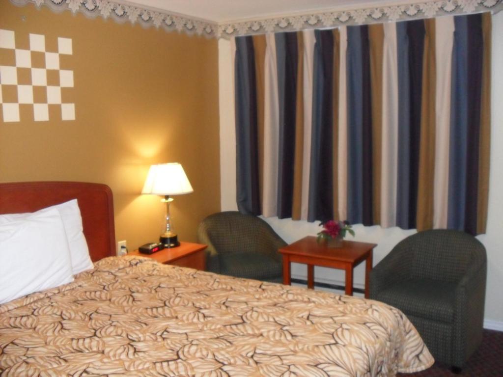 Forest Plaza Motel Mount Forest Экстерьер фото