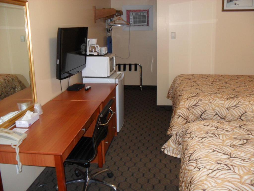Forest Plaza Motel Mount Forest Экстерьер фото