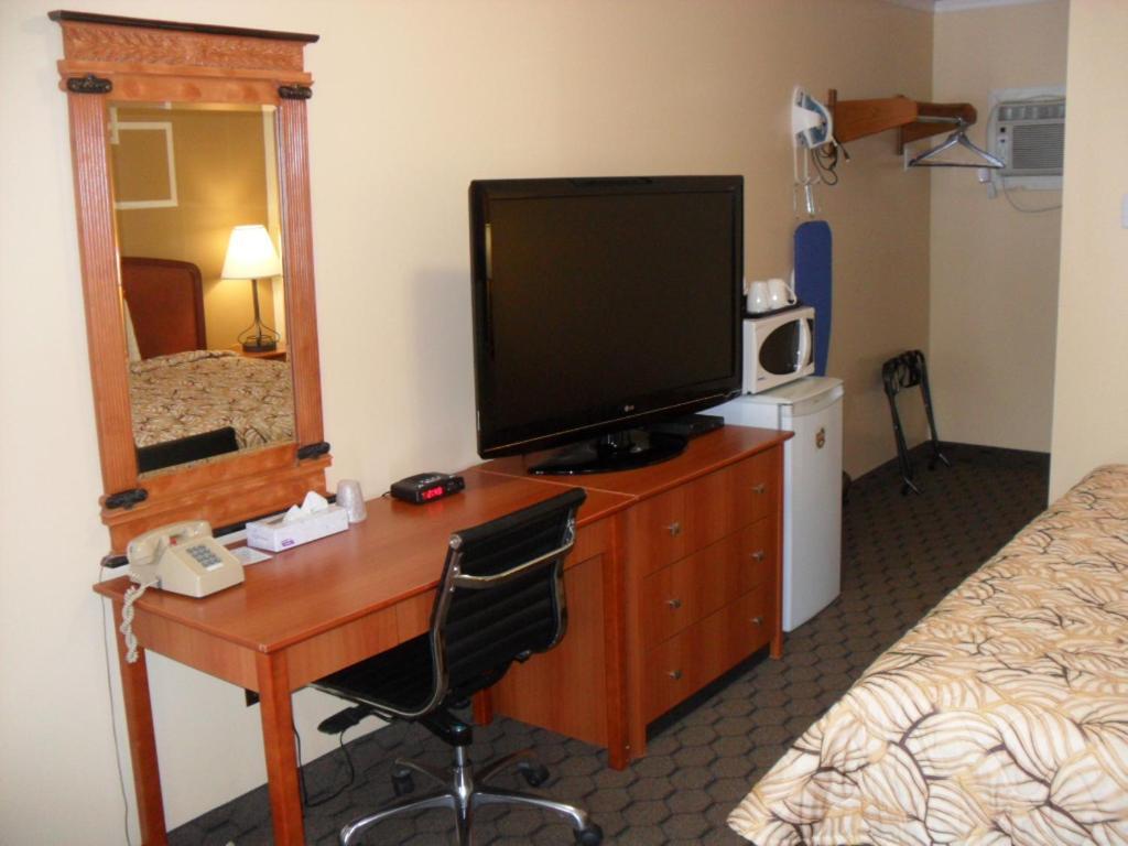 Forest Plaza Motel Mount Forest Экстерьер фото
