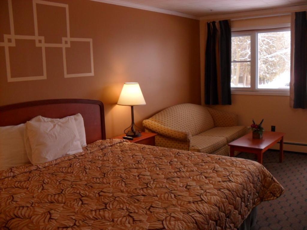 Forest Plaza Motel Mount Forest Экстерьер фото
