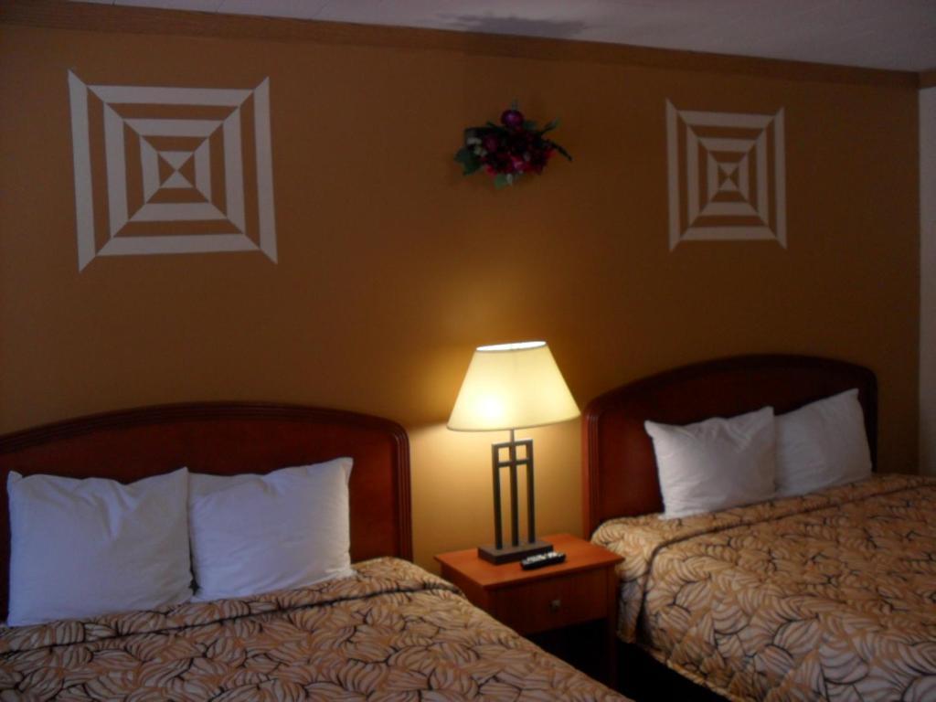 Forest Plaza Motel Mount Forest Экстерьер фото