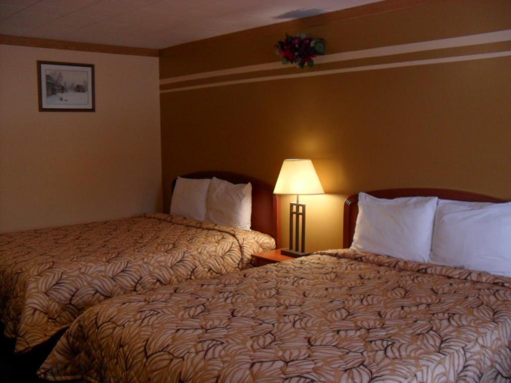 Forest Plaza Motel Mount Forest Экстерьер фото