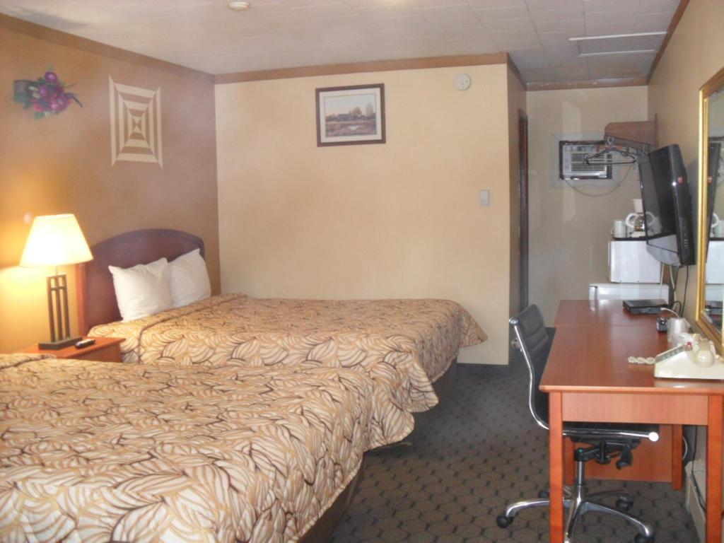 Forest Plaza Motel Mount Forest Экстерьер фото