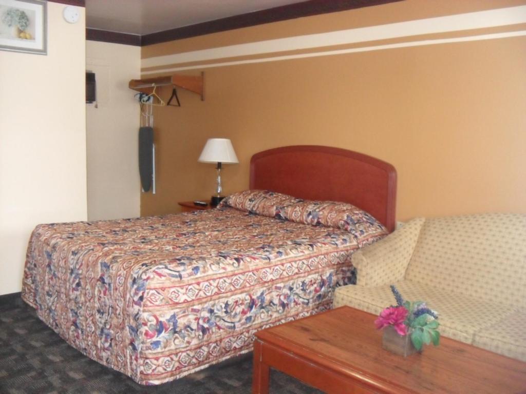 Forest Plaza Motel Mount Forest Экстерьер фото